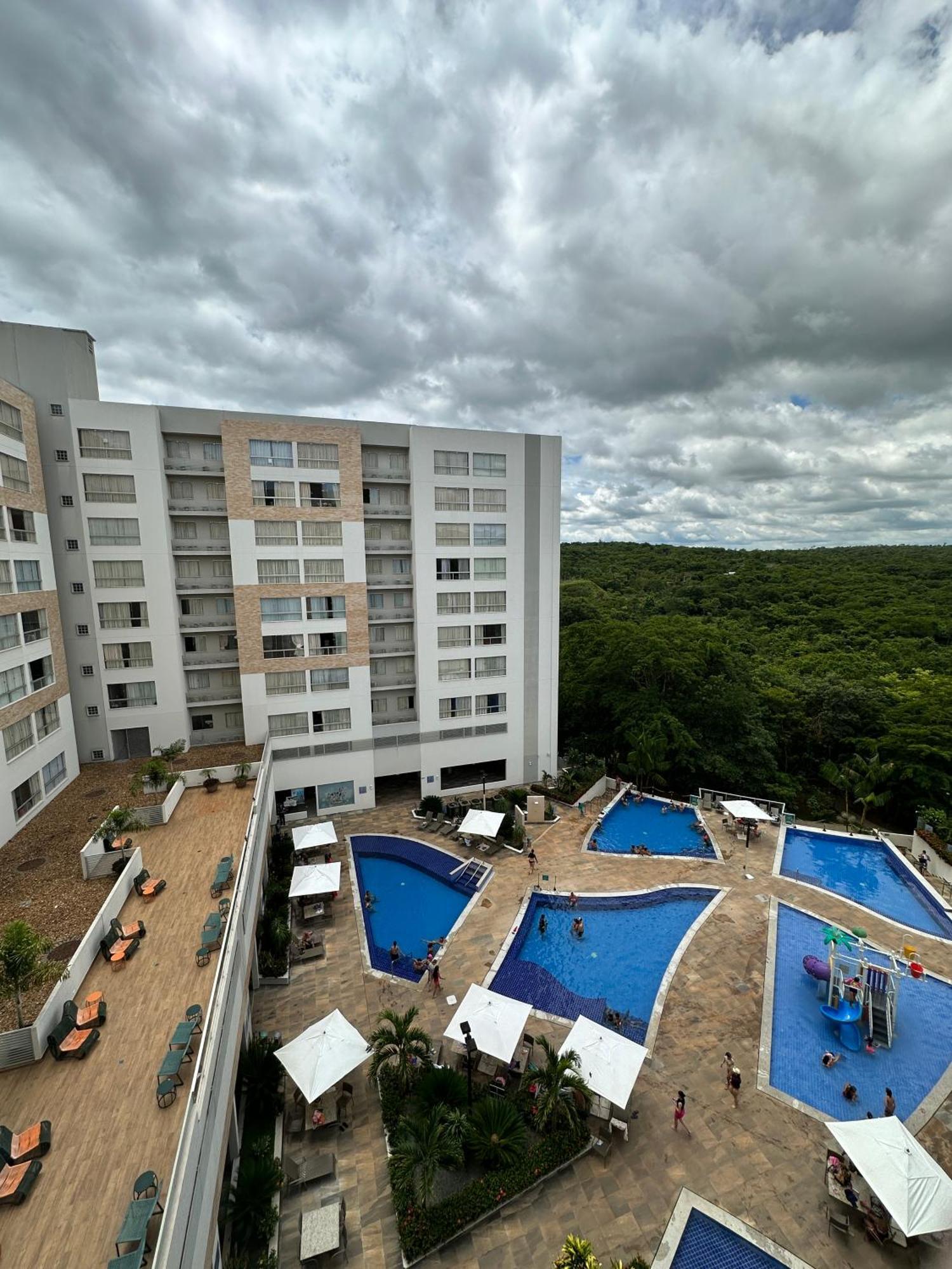 Rio Quente -Flat Park Veredas-Vista paras Piscinas - Margens do Rio Estão Interditadas por Tempo Indeterminado Exterior foto